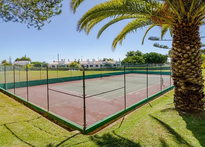 Carina Mit Wunderschoenen Meerlblick * Armação de Pêra