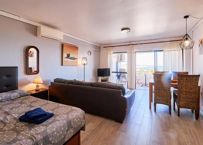 Carina Mit Wunderschoenen Meerlblick